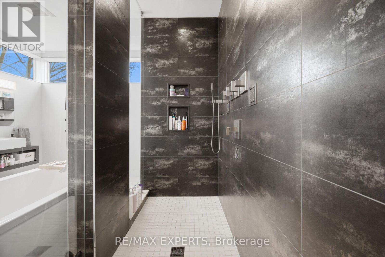 1527 Glenhill Crescent, Mississauga, Ontario  L5H 3C4 - Photo 36 - W13020210