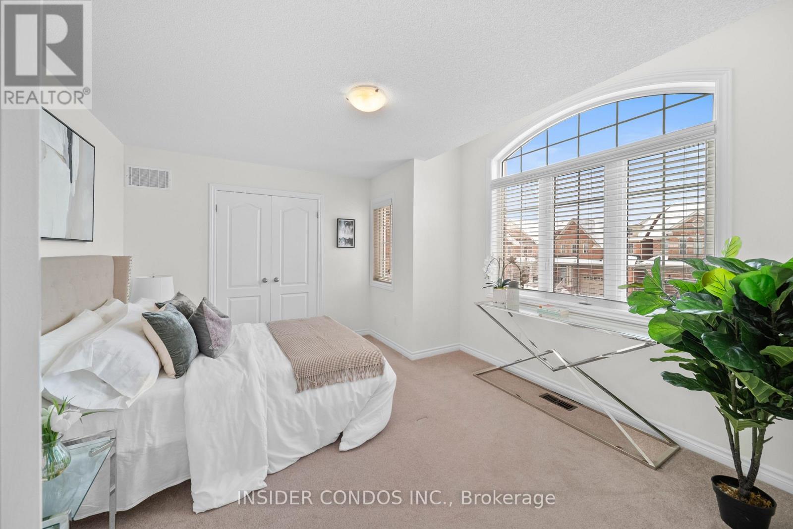 185 Bonnieglen Farm Boulevard, Caledon, Ontario  L6P 1K7 - Photo 22 - W13020218