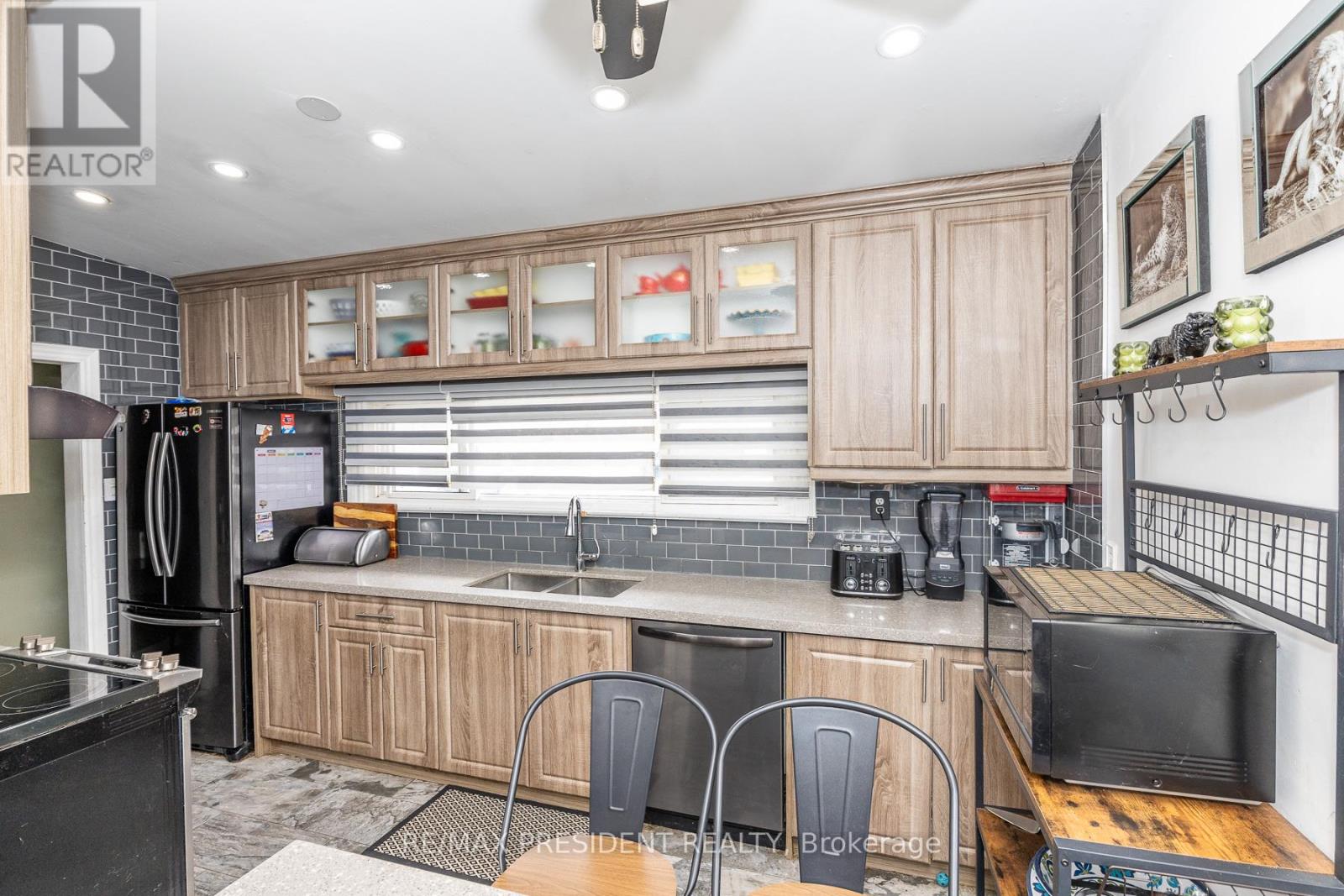 7648 Redstone Road, Mississauga, Ontario  L4T 2B9 - Photo 12 - W13020222