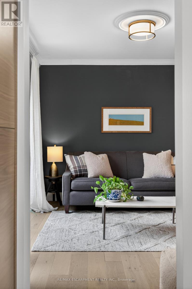 1878 Heather Hills Drive, Burlington, Ontario  L7P 3A3 - Photo 10 - W13020250