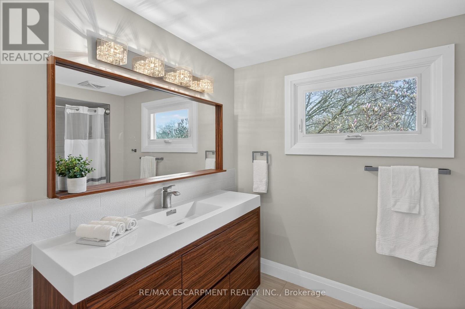 1878 Heather Hills Drive, Burlington, Ontario  L7P 3A3 - Photo 21 - W13020250