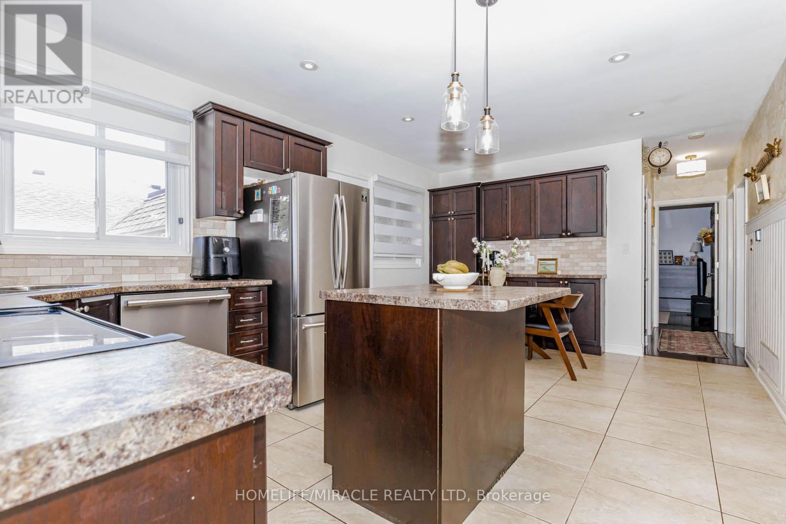 403 Delrex Boulevard, Halton Hills (Georgetown), Ontario  L7G 4H8 - Photo 11 - W13020282