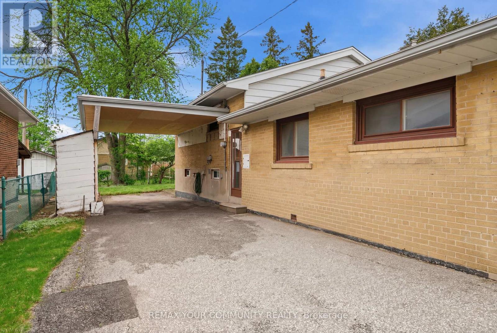 25 Fordwich Crescent, Toronto, Ontario  M9W 2T3 - Photo 3 - W13020316