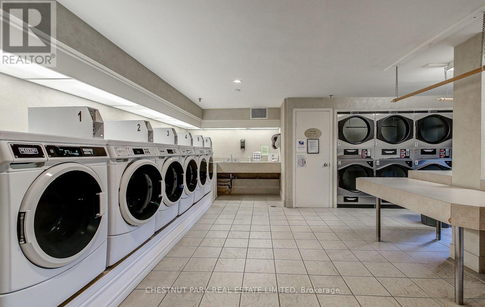 1410 - 1400 Dixie Road, Mississauga, Ontario  L5E 3E1 - Photo 34 - W13020326