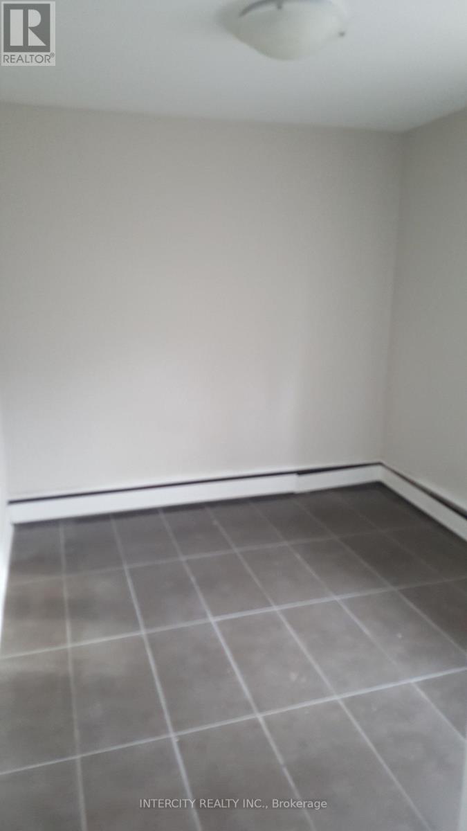 7 - 14 North Alarton Street, Mississauga, Ontario  L4T 1J8 - Photo 3 - W13020362