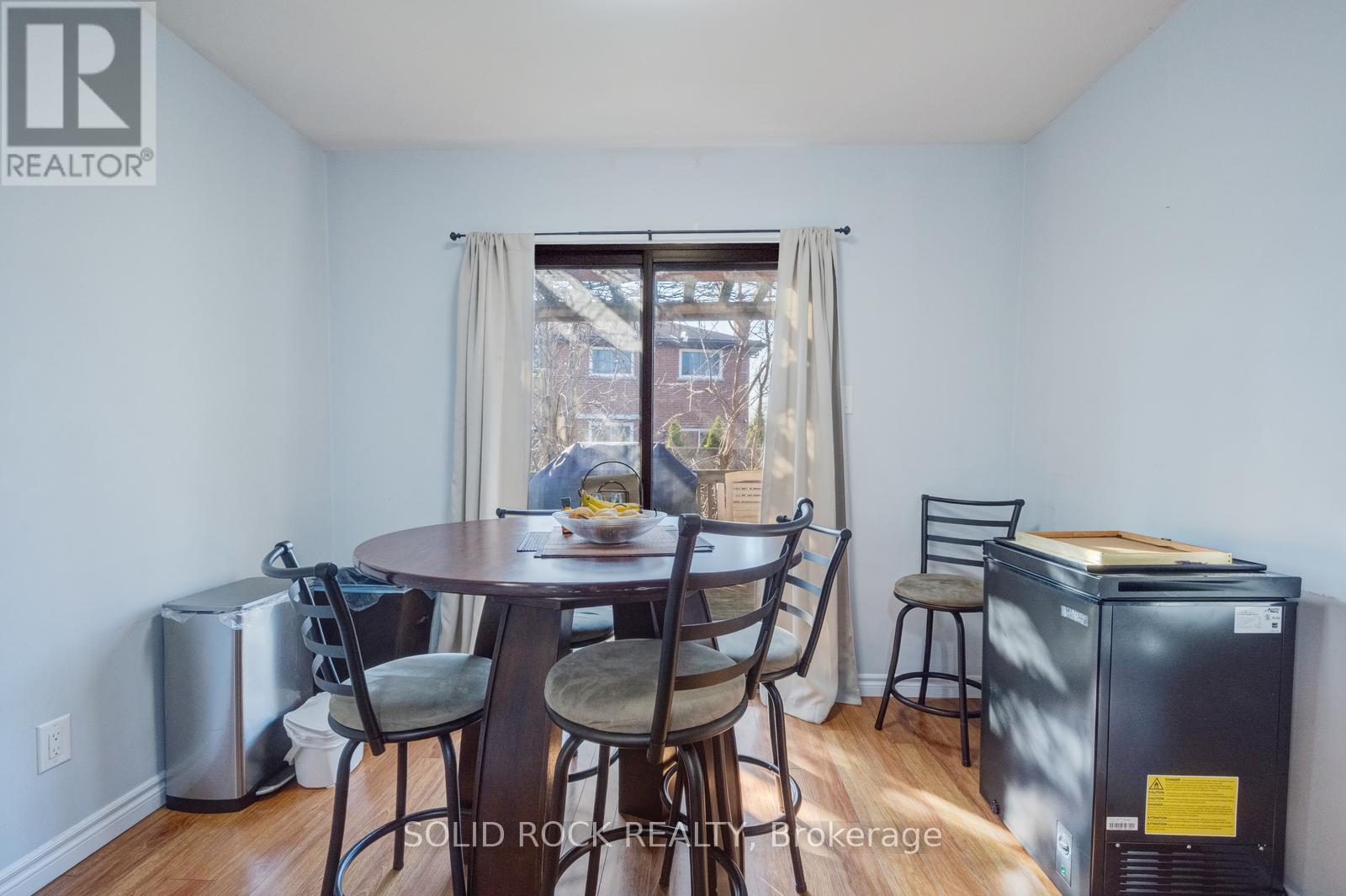 1335 Quinpool Court, Mississauga (Creditview), Ontario  L5C 4J3 - Photo 12 - W13020374