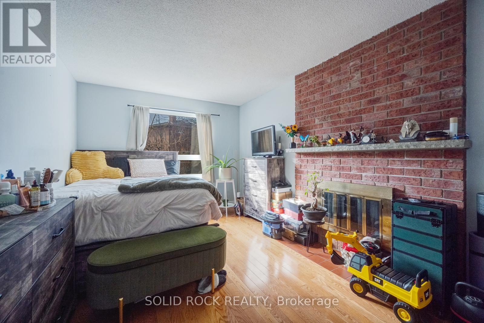 1335 Quinpool Court, Mississauga (Creditview), Ontario  L5C 4J3 - Photo 13 - W13020374