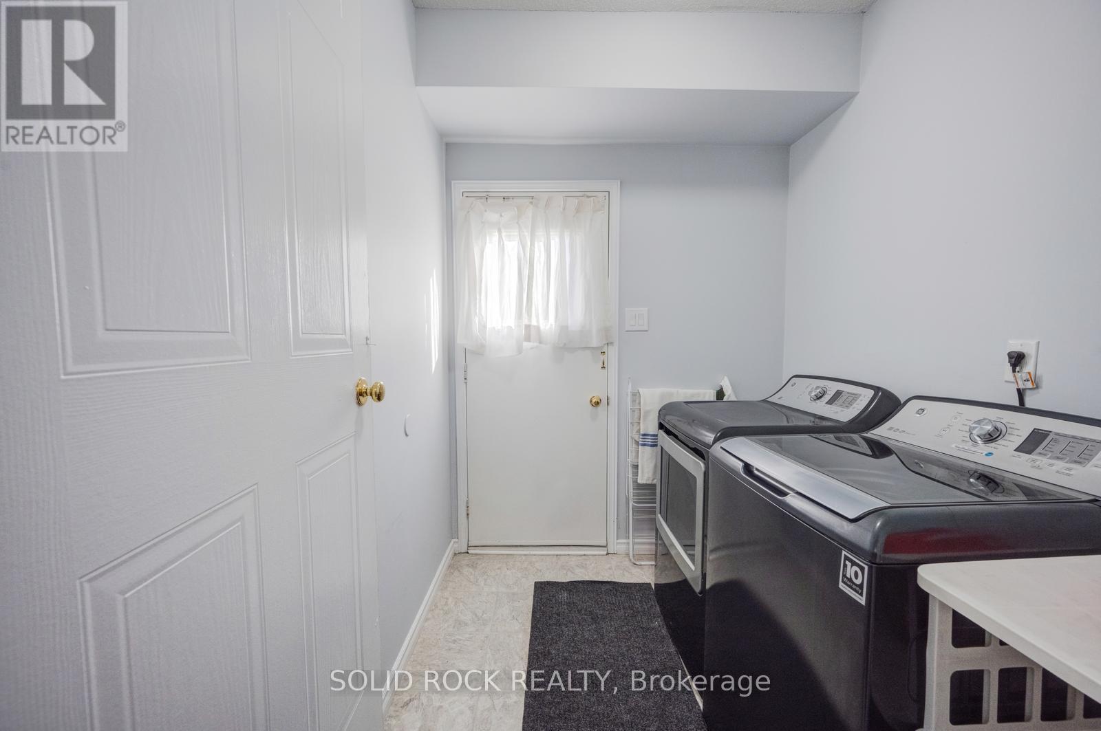 1335 Quinpool Court, Mississauga (Creditview), Ontario  L5C 4J3 - Photo 14 - W13020374