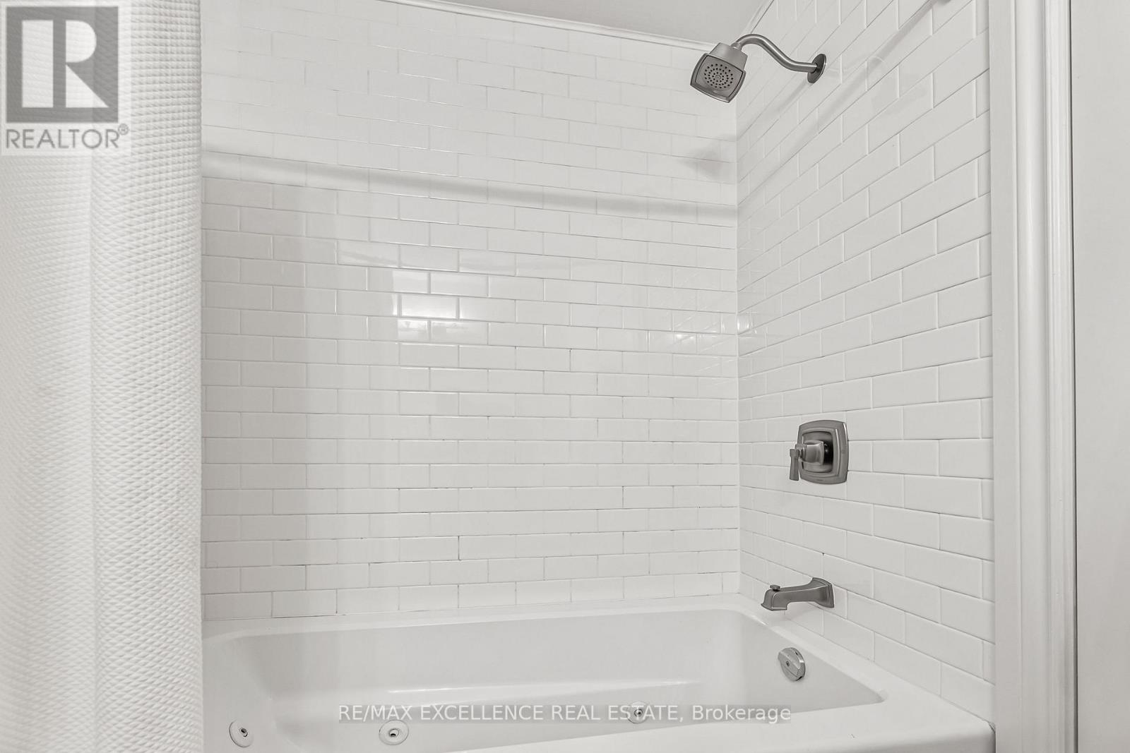 2446 Hammond Road, Mississauga, Ontario  L5K 1T2 - Photo 28 - W13020418