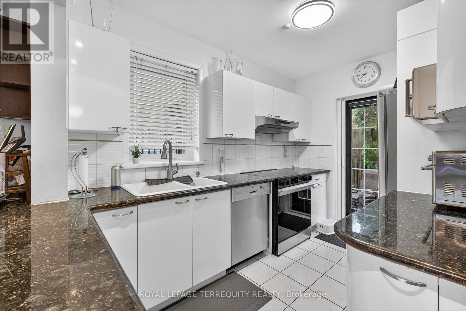 47 Berl Avenue, Toronto, Ontario  M8Y 3C6 - Photo 17 - W13020420