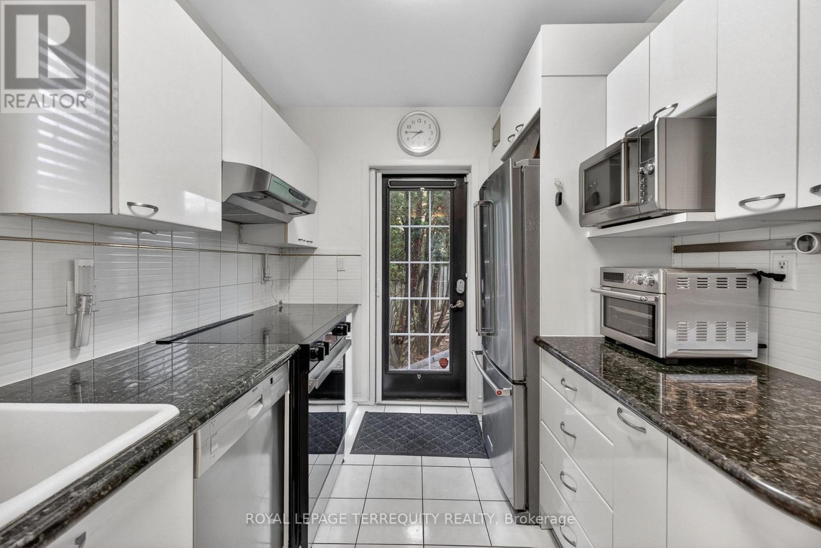 47 Berl Avenue, Toronto, Ontario  M8Y 3C6 - Photo 18 - W13020420