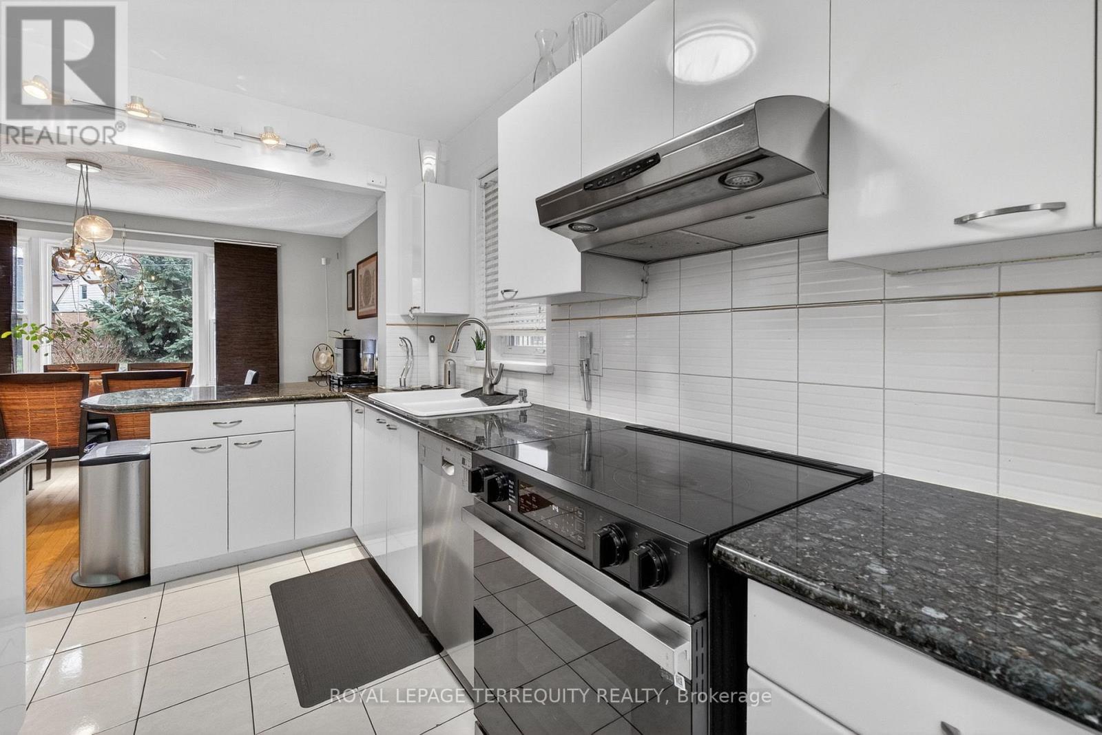 47 Berl Avenue, Toronto, Ontario  M8Y 3C6 - Photo 20 - W13020420