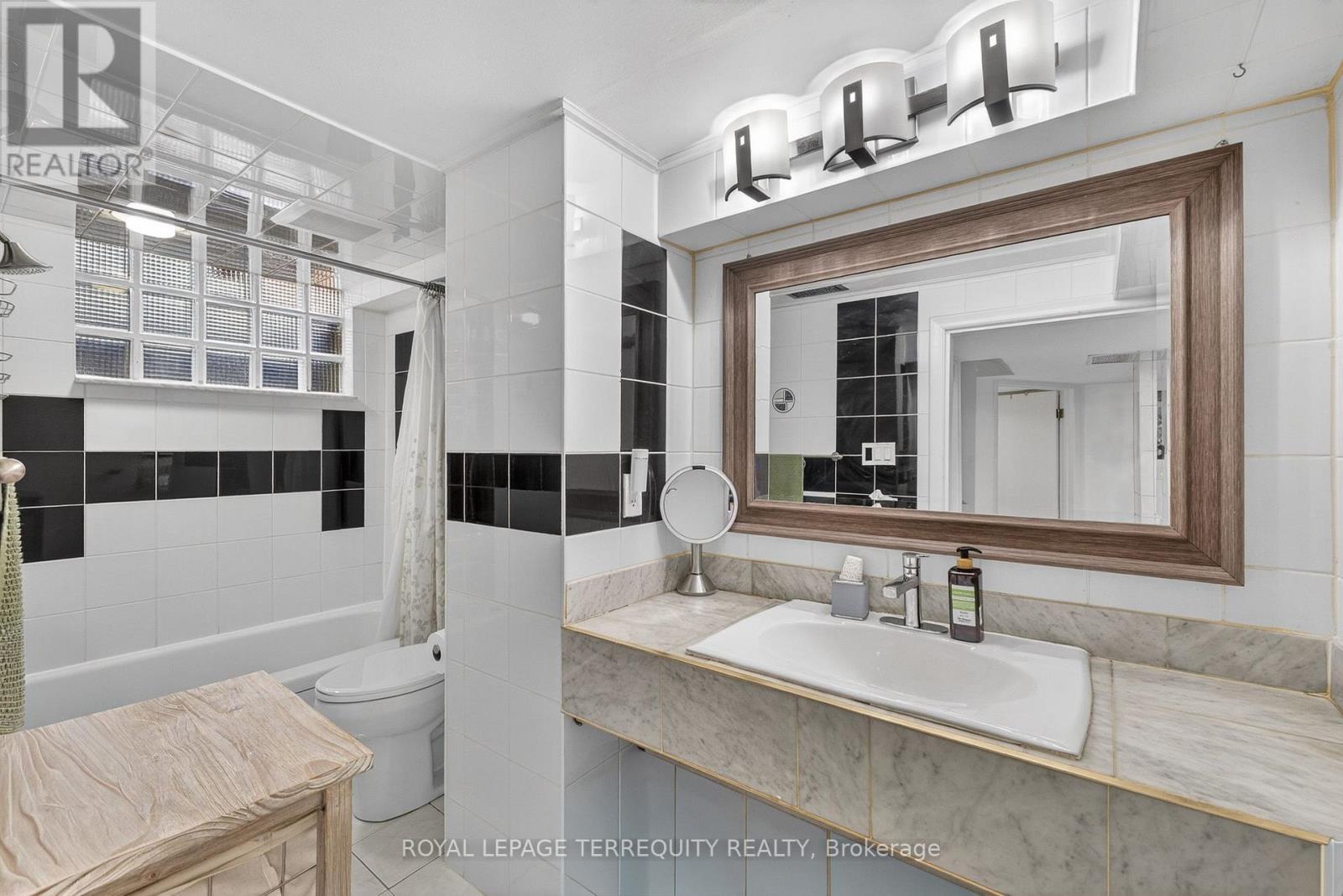 47 Berl Avenue, Toronto, Ontario  M8Y 3C6 - Photo 29 - W13020420