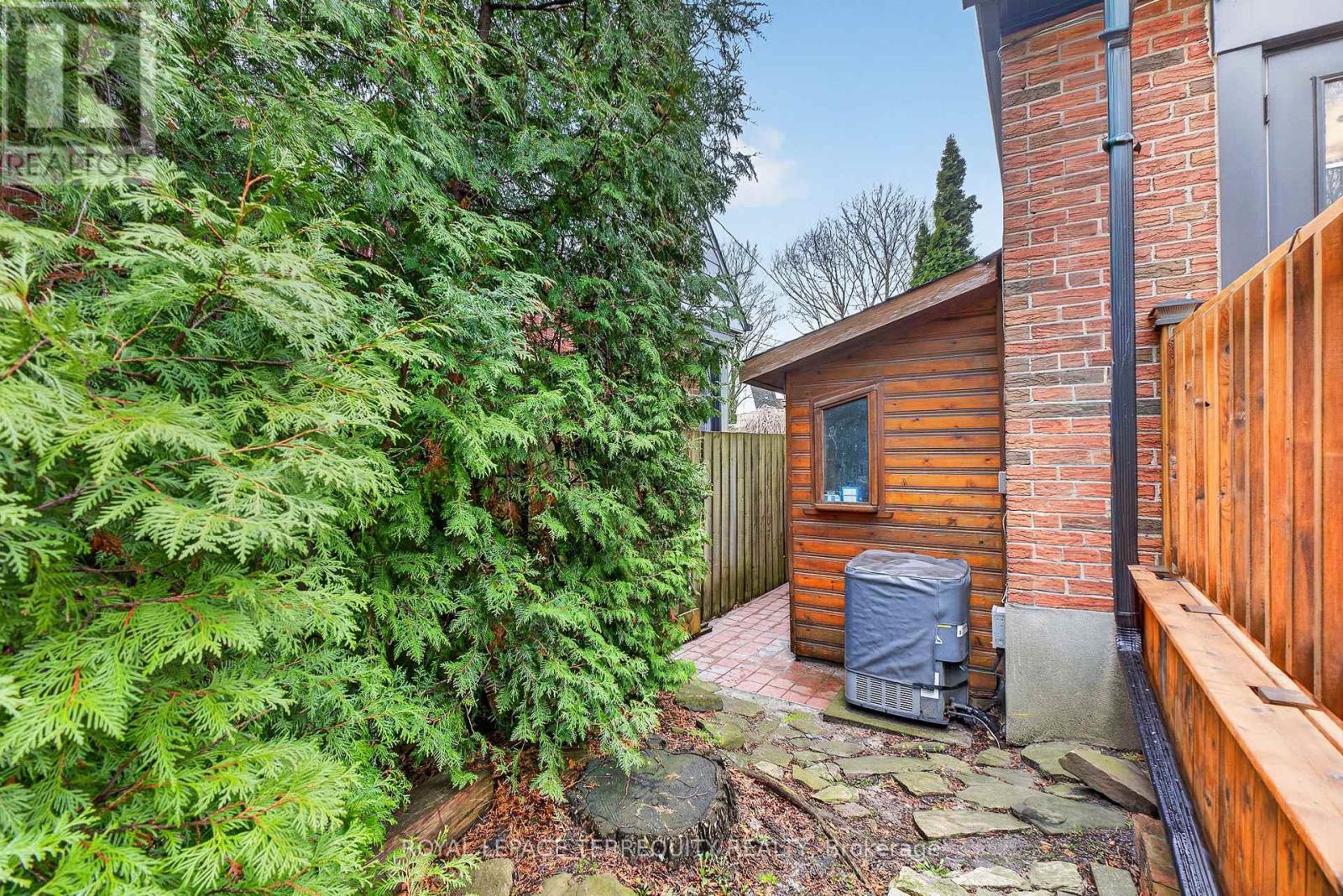 47 Berl Avenue, Toronto, Ontario  M8Y 3C6 - Photo 43 - W13020420