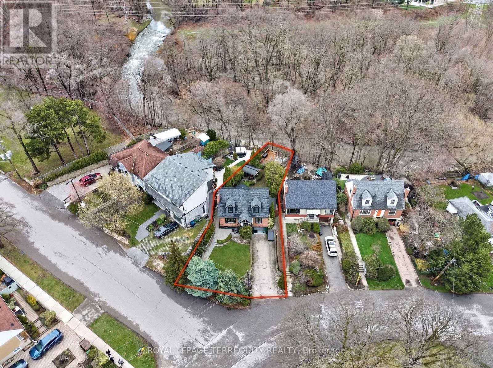 47 Berl Avenue, Toronto, Ontario  M8Y 3C6 - Photo 47 - W13020420