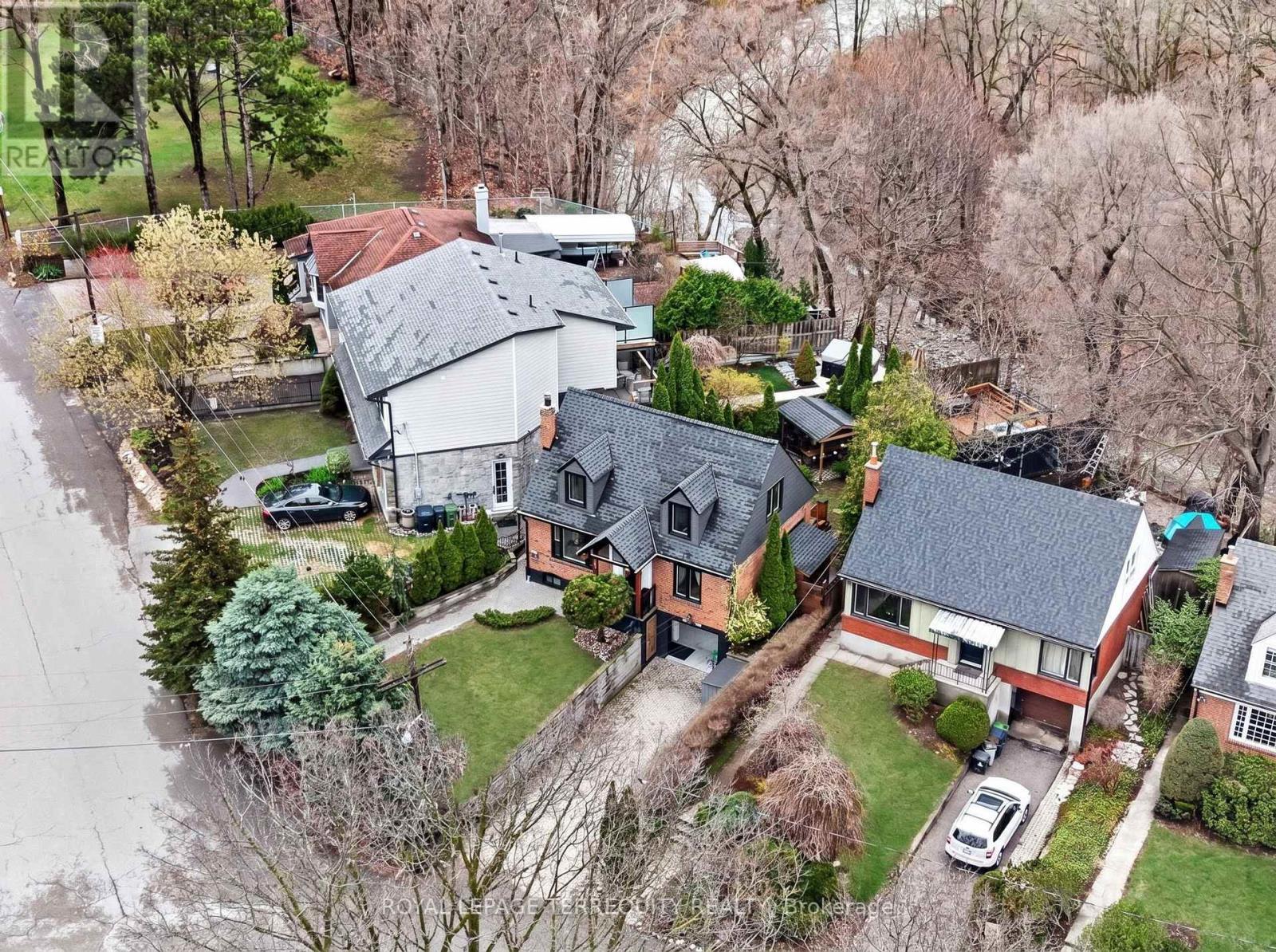 47 Berl Avenue, Toronto, Ontario  M8Y 3C6 - Photo 48 - W13020420