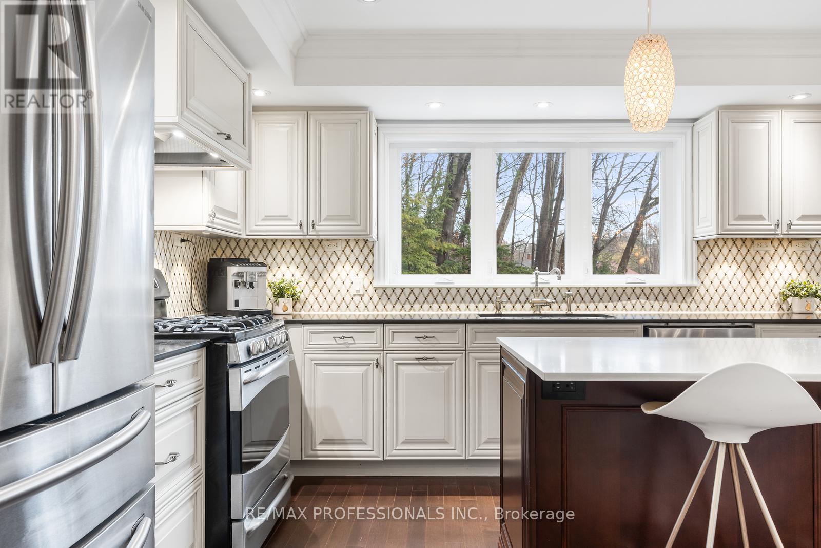 164 Morningside Avenue, Toronto, Ontario  M6S 1E3 - Photo 20 - W13020500