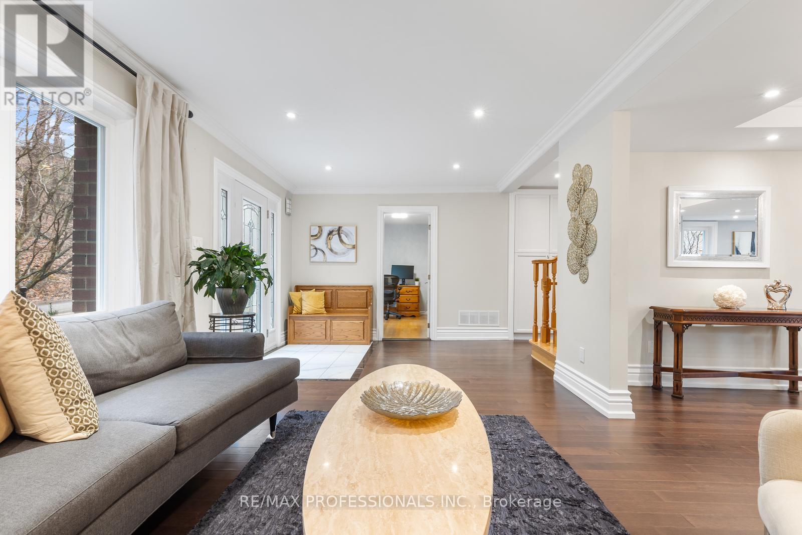 164 Morningside Avenue, Toronto, Ontario  M6S 1E3 - Photo 8 - W13020500