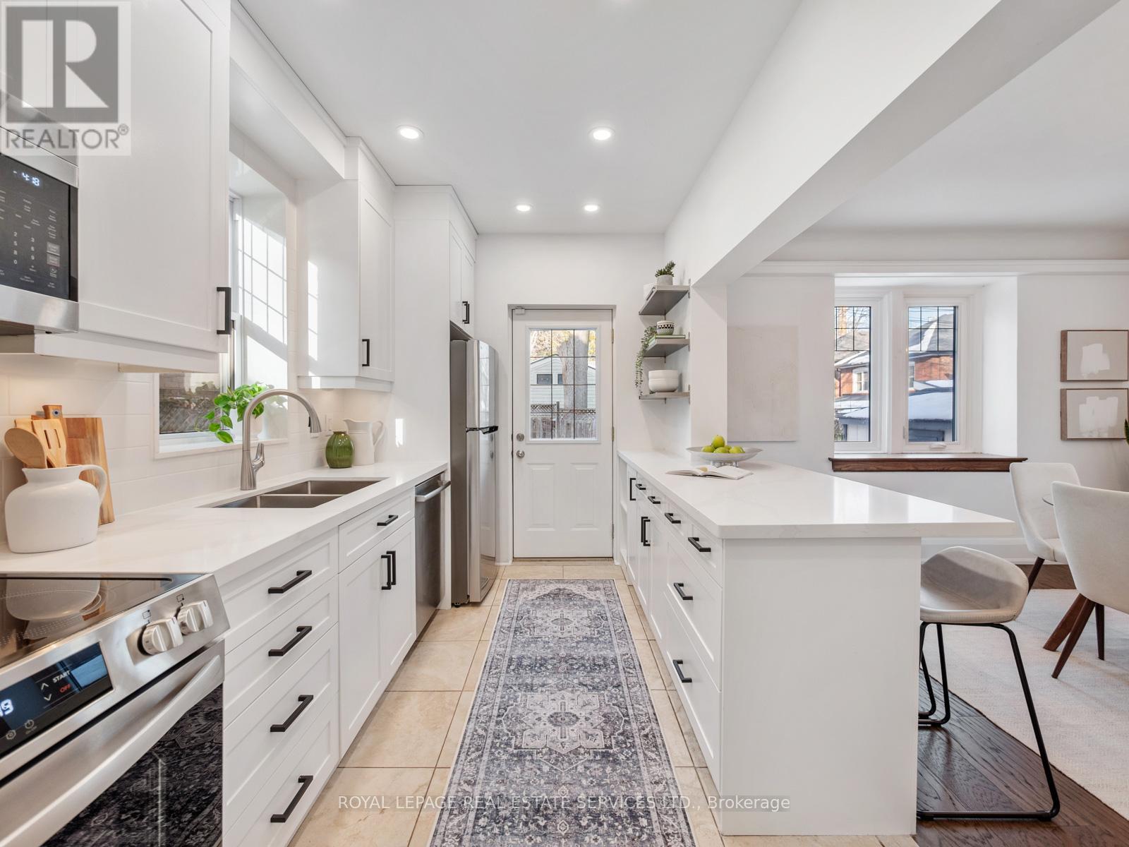 387 Kennedy Avenue, Toronto, Ontario  M6P 3C5 - Photo 17 - W13020526