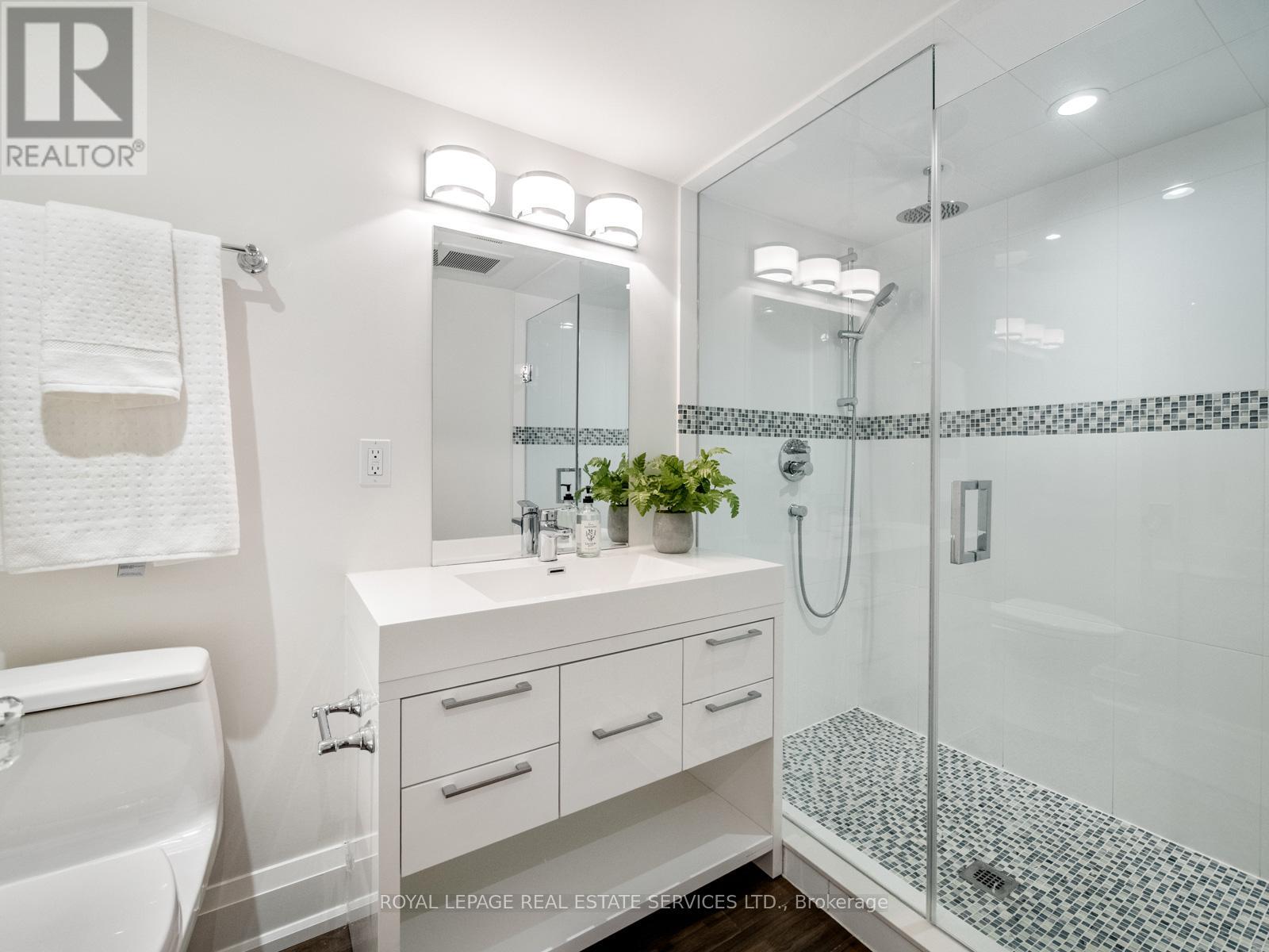 387 Kennedy Avenue, Toronto, Ontario  M6P 3C5 - Photo 41 - W13020526