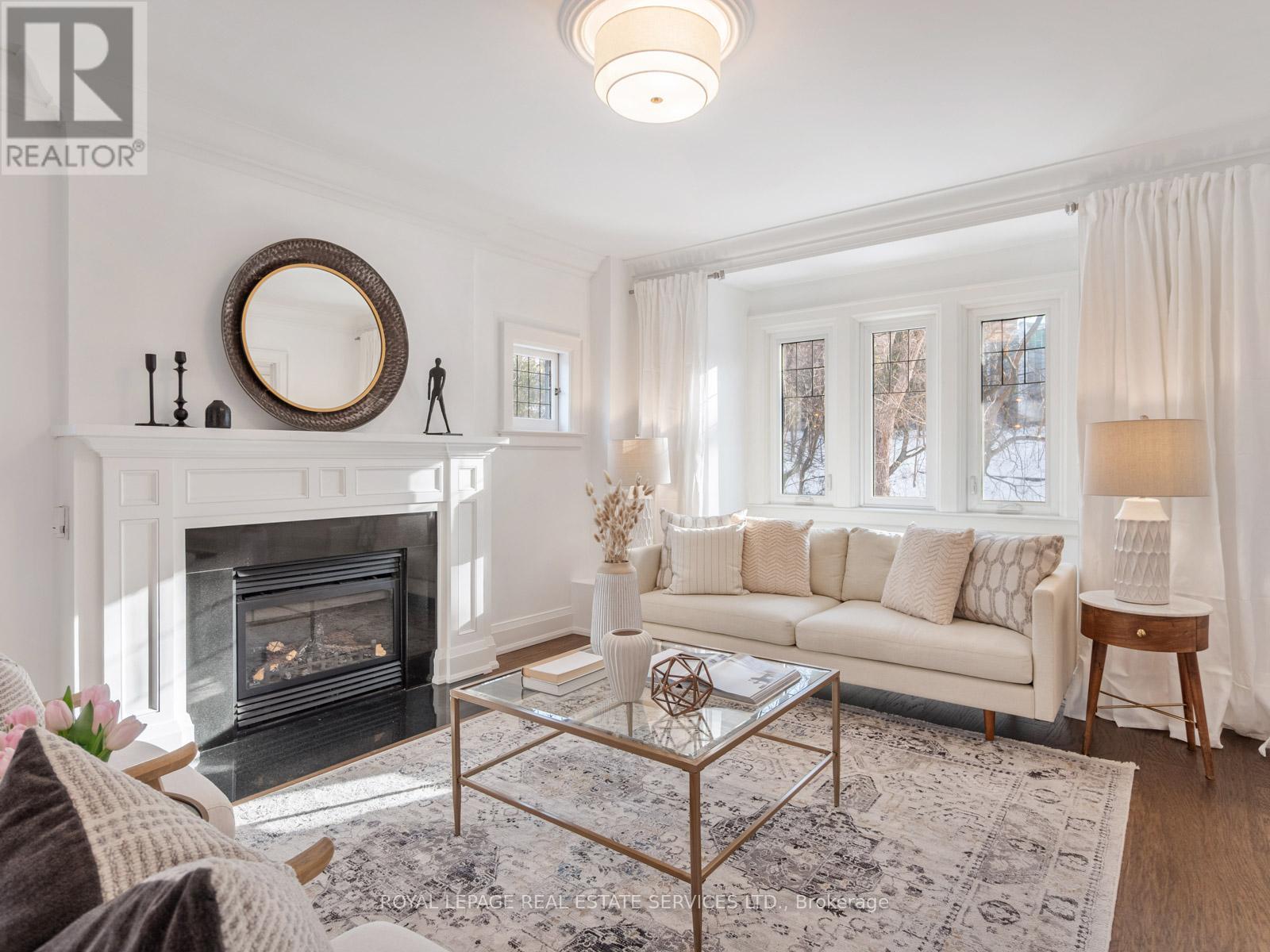 387 Kennedy Avenue, Toronto, Ontario  M6P 3C5 - Photo 9 - W13020526