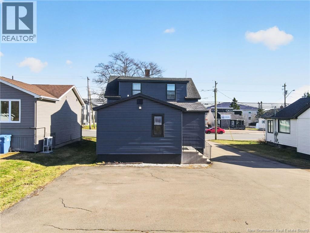 379 Champlain Street, Dieppe, New Brunswick  E1A 1P3 - Photo 3 - NB137556
