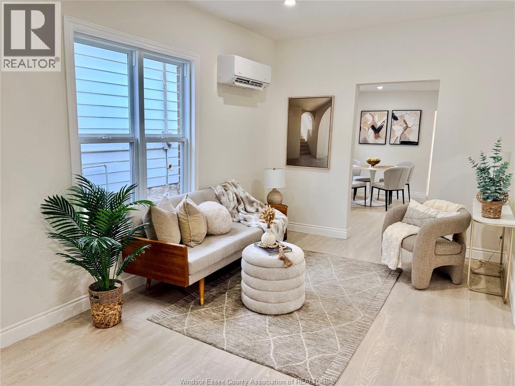 1046 Lillian, Windsor, Ontario  N9A 1V7 - Photo 4 - 26008619