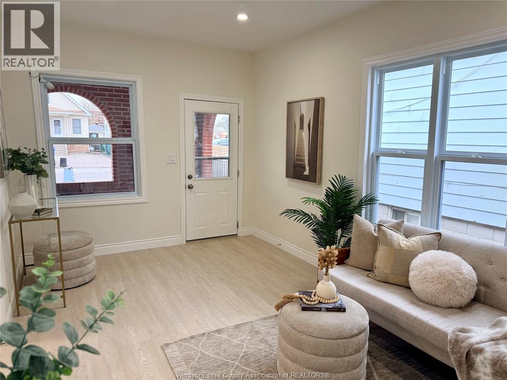 1046 Lillian, Windsor, Ontario  N9A 1V7 - Photo 6 - 26008619