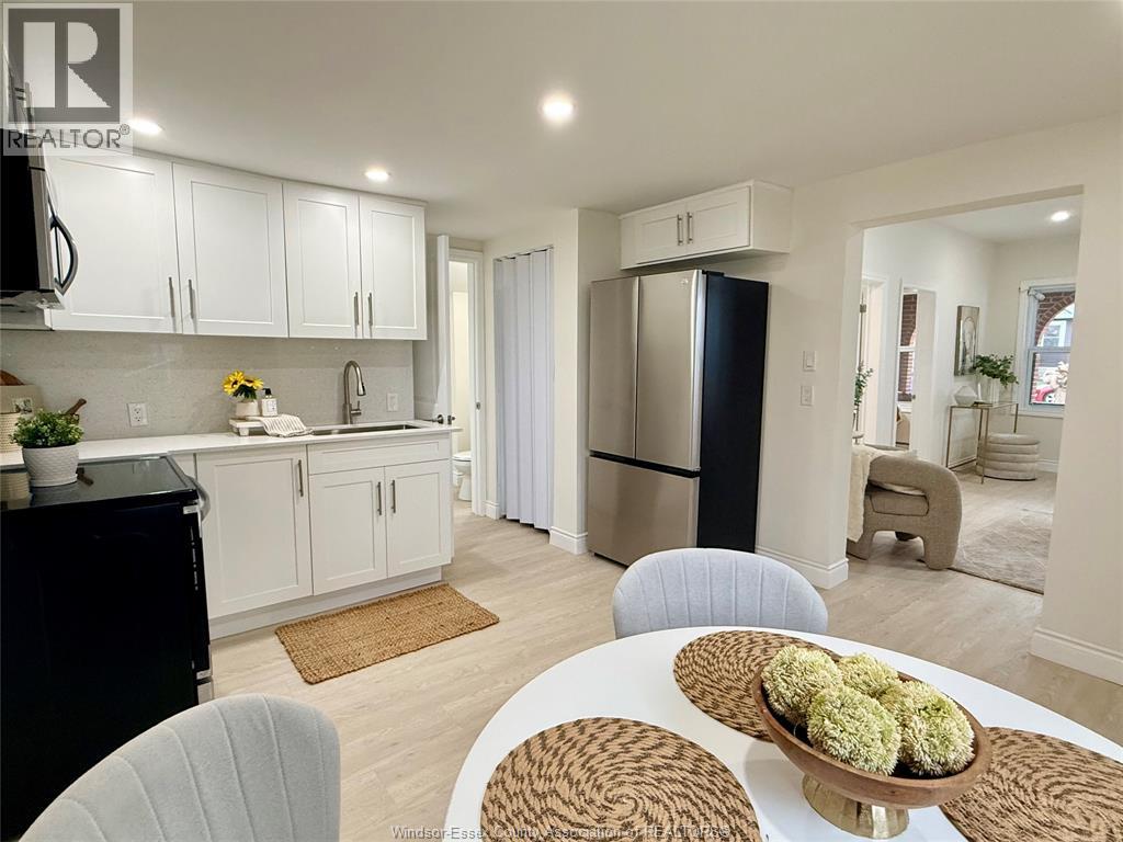 1046 Lillian, Windsor, Ontario  N9A 1V7 - Photo 9 - 26008619