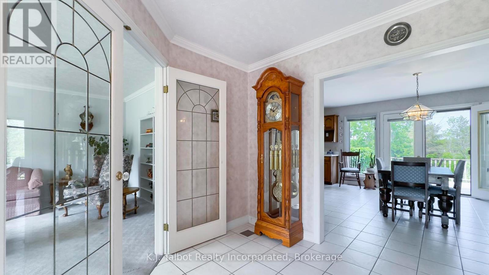 386 Templeton Street, North Huron, Ontario  N0M 1H0 - Photo 5 - X13019014