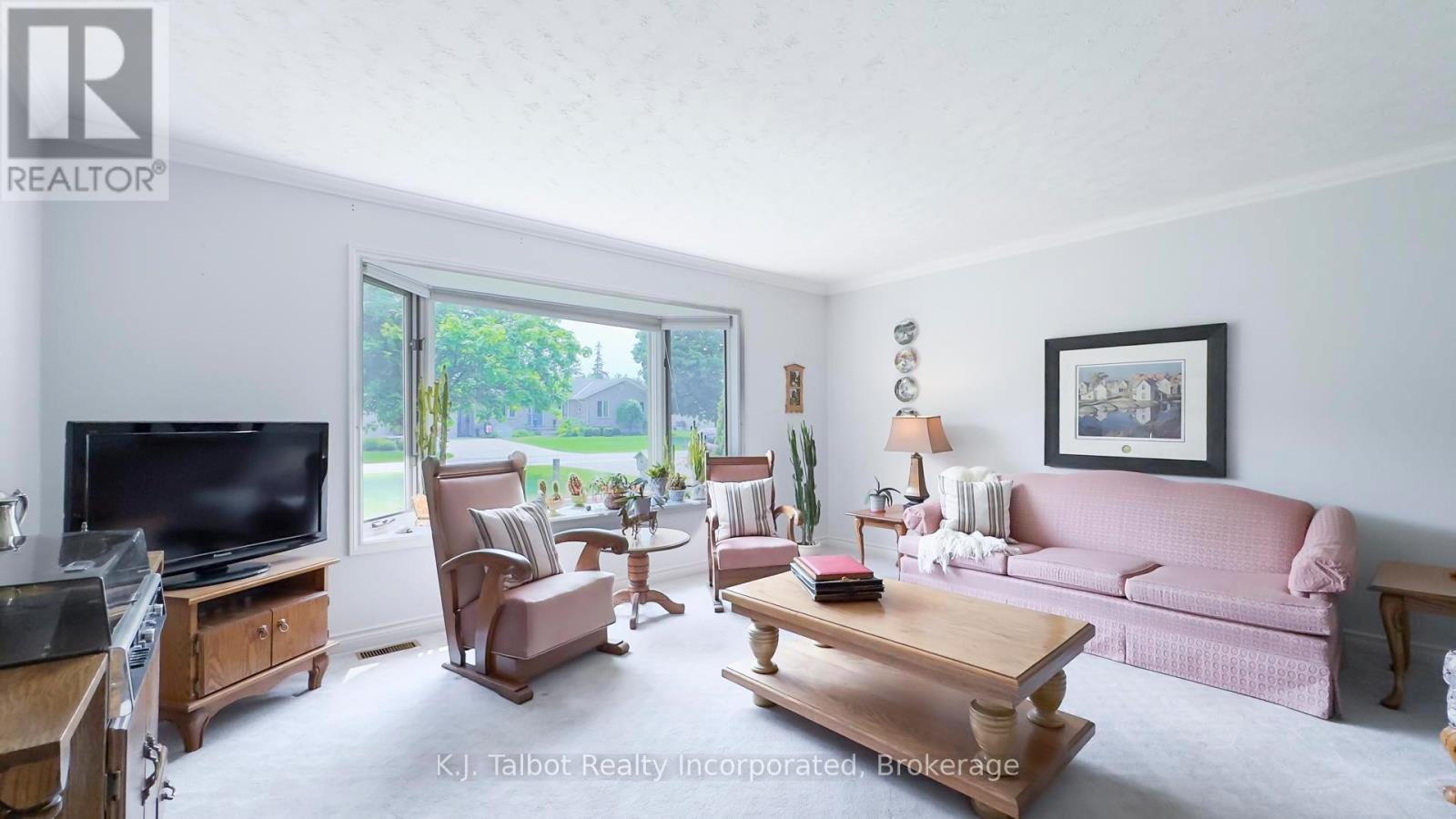 386 Templeton Street, North Huron, Ontario  N0M 1H0 - Photo 6 - X13019014