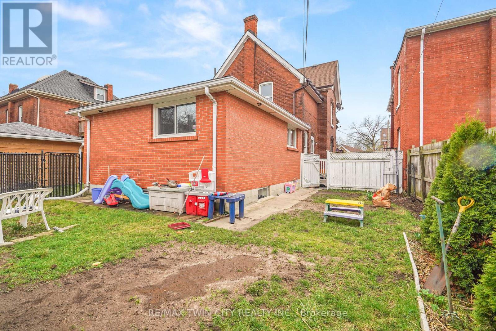 10 Henrietta Street, Brantford, Ontario  N3T 3Y9 - Photo 35 - X13020248