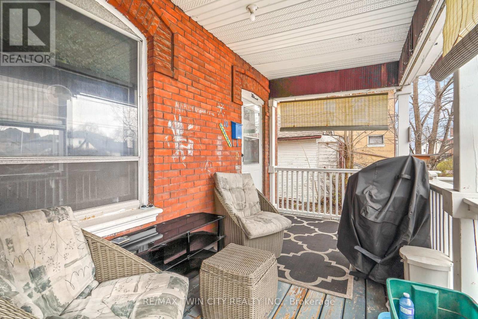 10 Henrietta Street, Brantford, Ontario  N3T 3Y9 - Photo 5 - X13020248