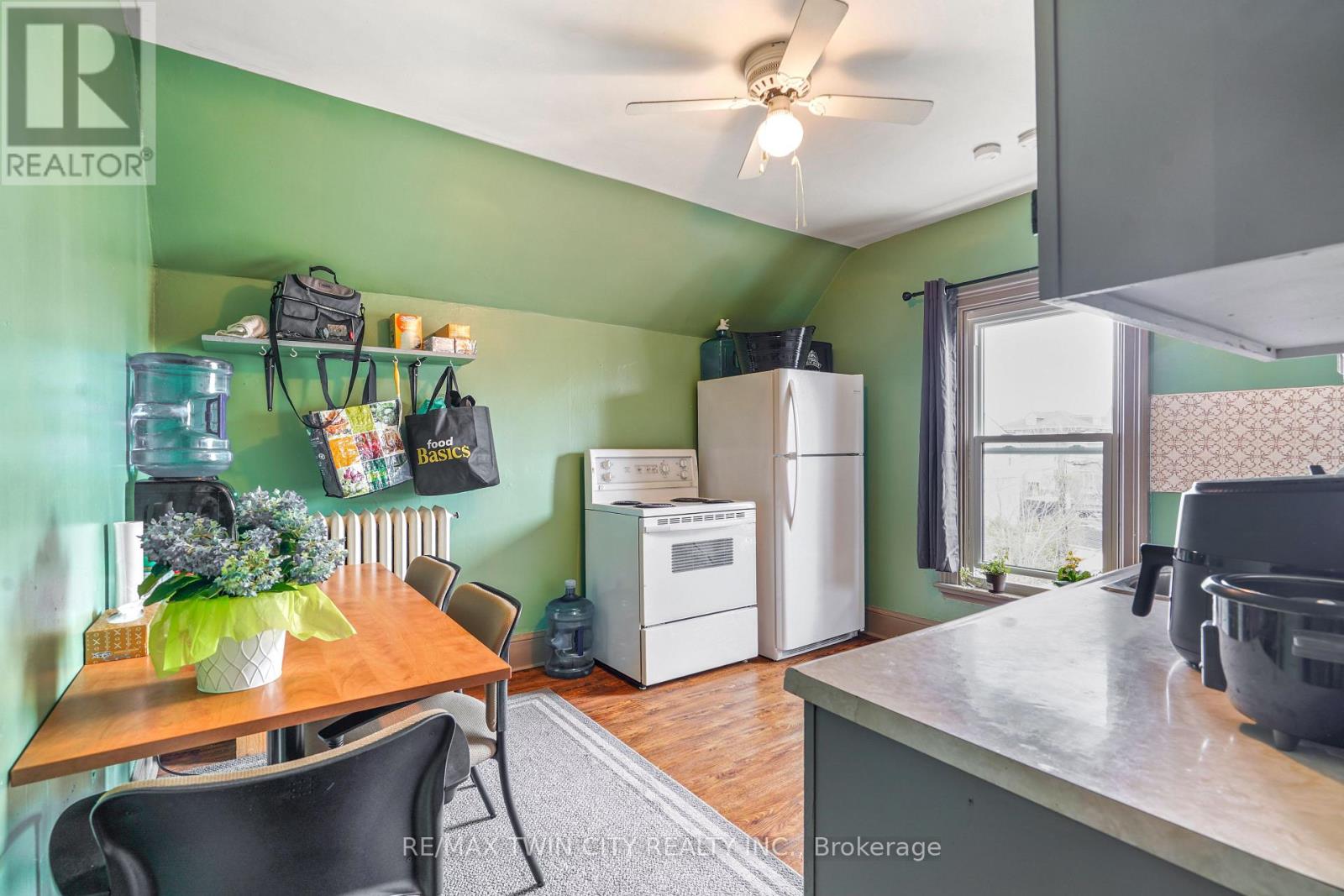 10 Henrietta Street, Brantford, Ontario  N3T 3Y9 - Photo 7 - X13020248