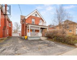 10 HENRIETTA STREET, Brantford, Ontario