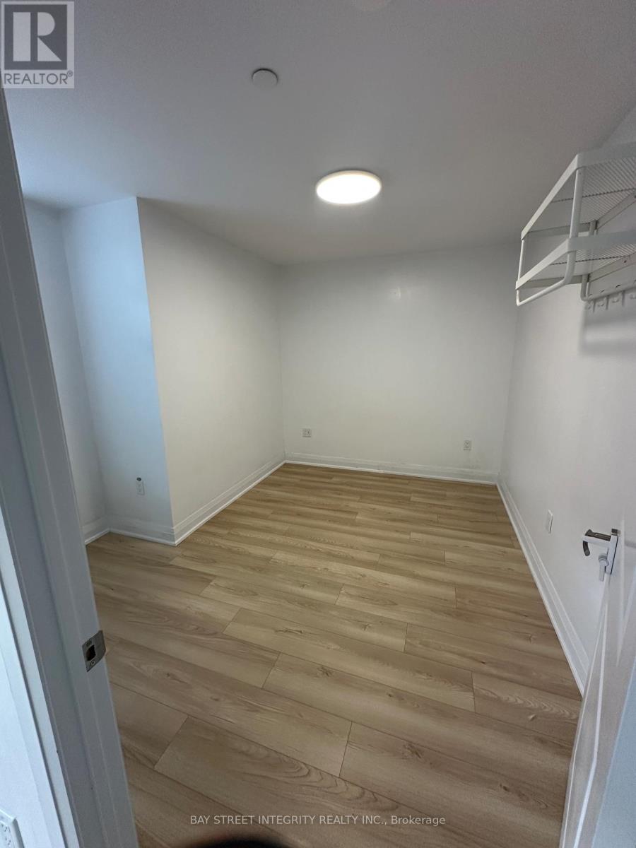 202 - 1 Redfern Avenue, Hamilton, Ontario  L9C 0E6 - Photo 12 - X13020278