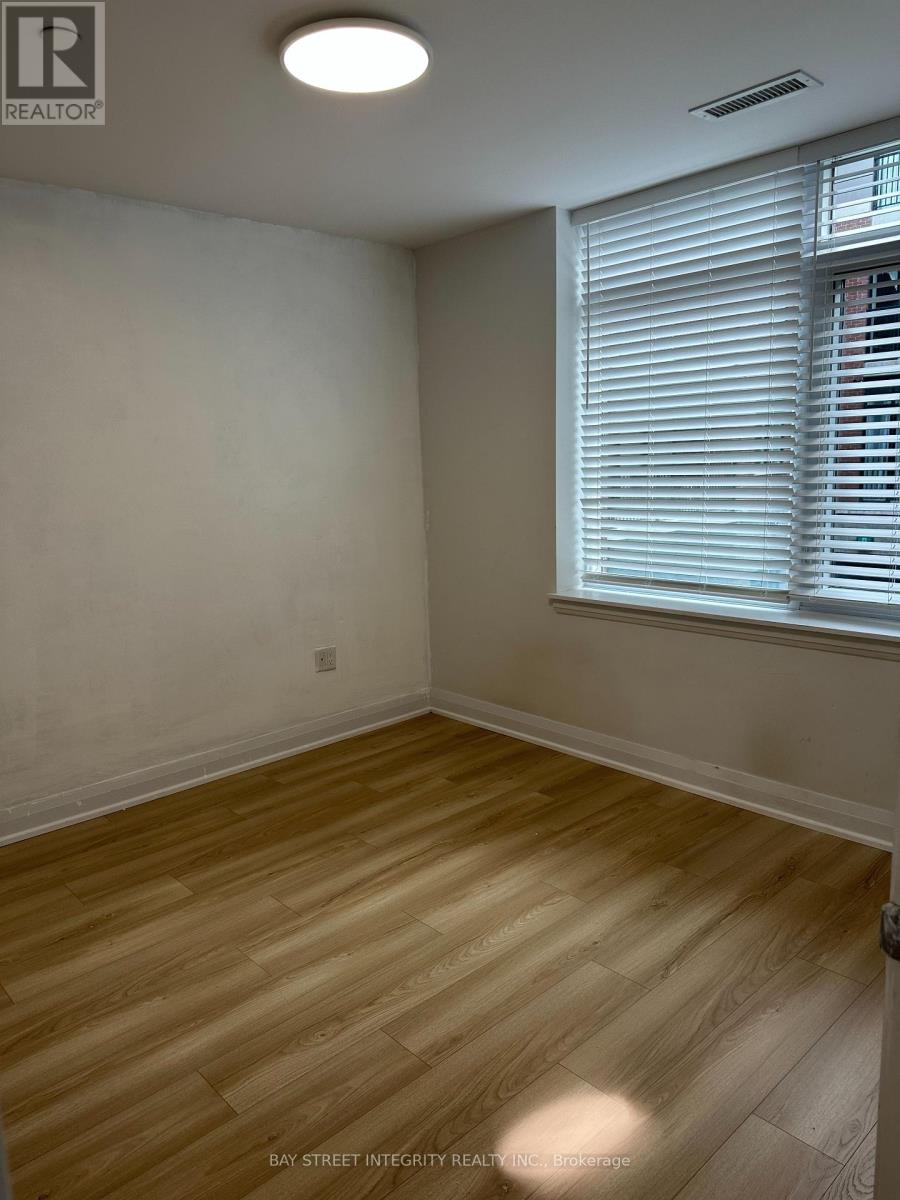 202 - 1 Redfern Avenue, Hamilton, Ontario  L9C 0E6 - Photo 15 - X13020278