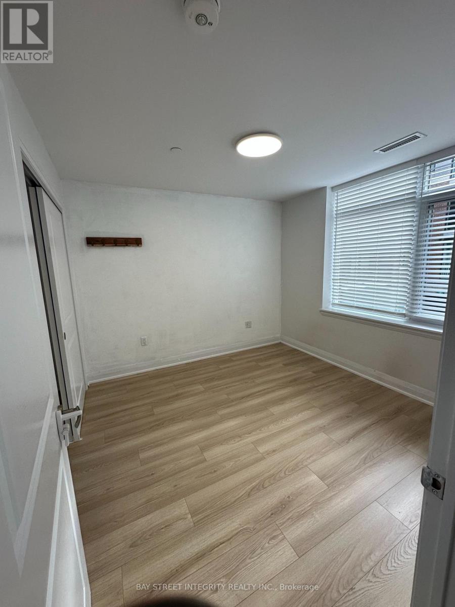 202 - 1 Redfern Avenue, Hamilton, Ontario  L9C 0E6 - Photo 8 - X13020278