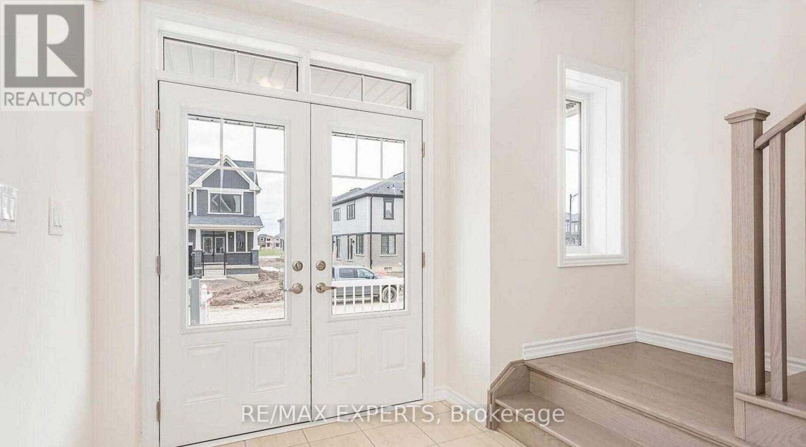 72 Malcolm Crescent, Haldimand, Ontario  N3W 0E9 - Photo 2 - X13020340