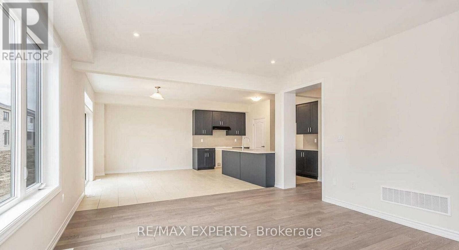 72 Malcolm Crescent, Haldimand, Ontario  N3W 0E9 - Photo 3 - X13020340