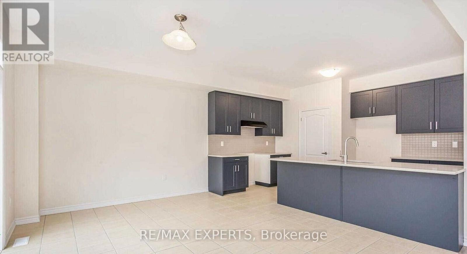 72 Malcolm Crescent, Haldimand, Ontario  N3W 0E9 - Photo 4 - X13020340