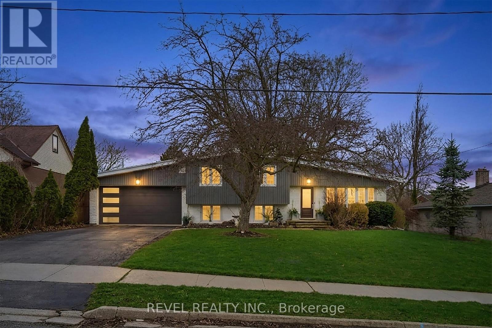 92 WATER STREET, Woolwich, Ontario