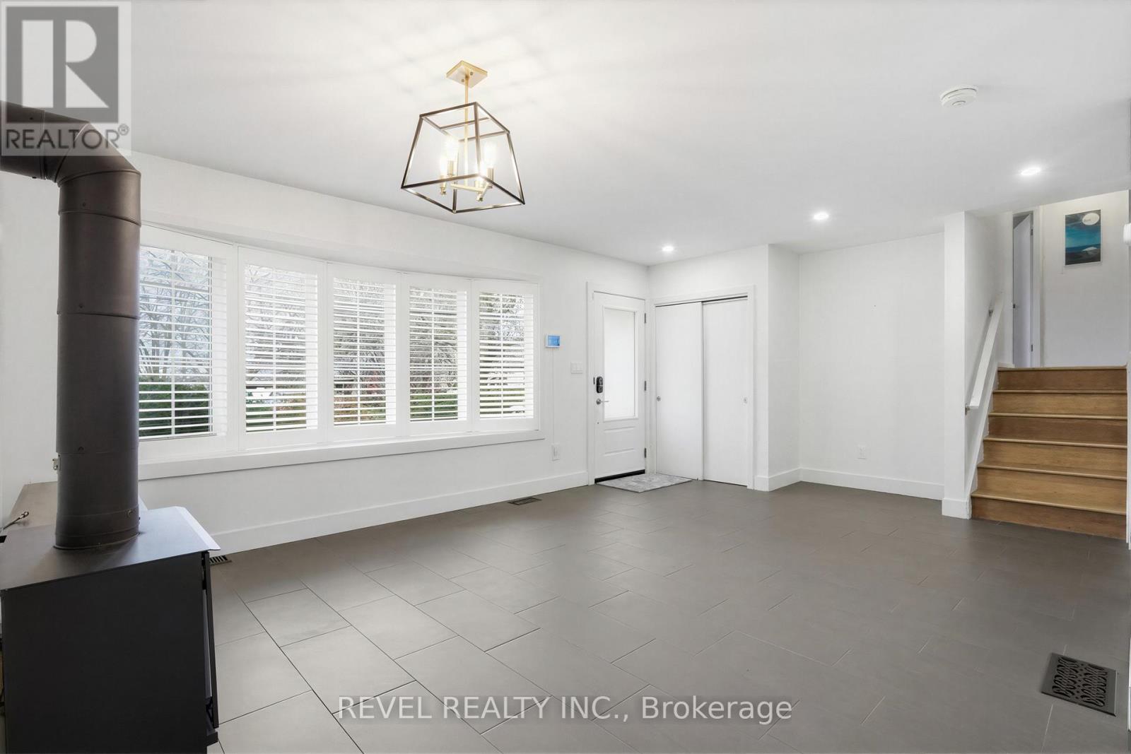 92 Water Street, Woolwich, Ontario  N0B 2N0 - Photo 3 - X13020364