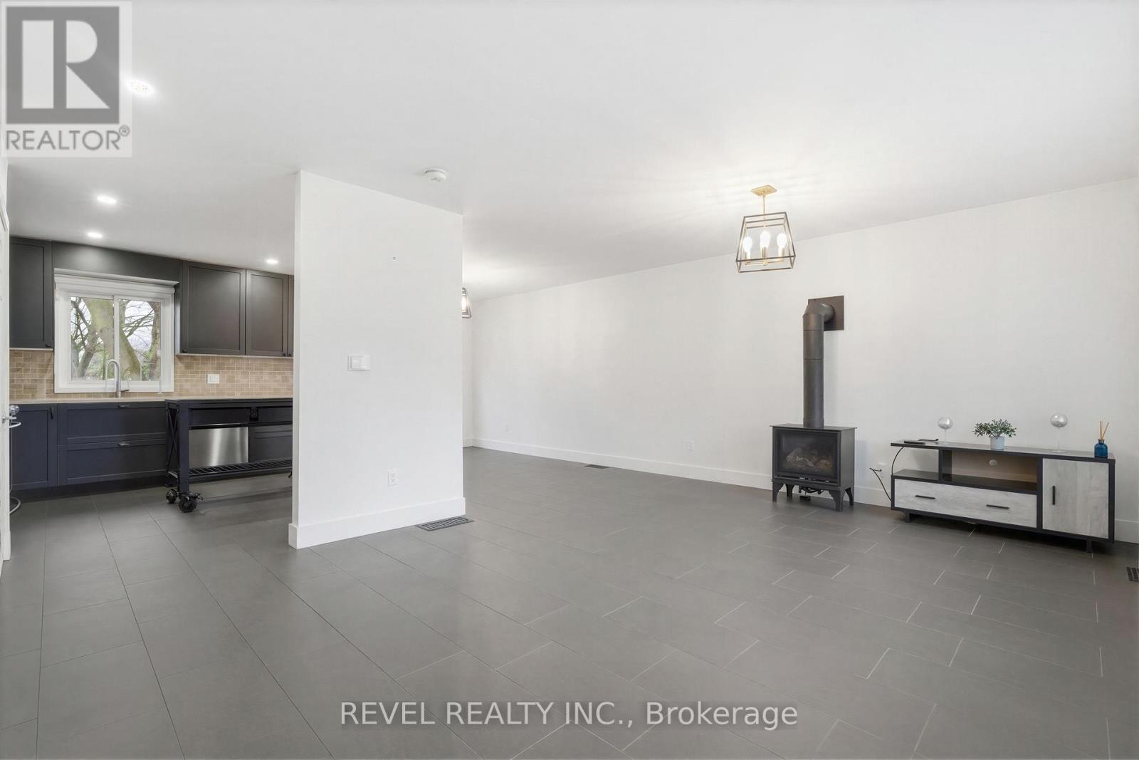 92 Water Street, Woolwich, Ontario  N0B 2N0 - Photo 5 - X13020364