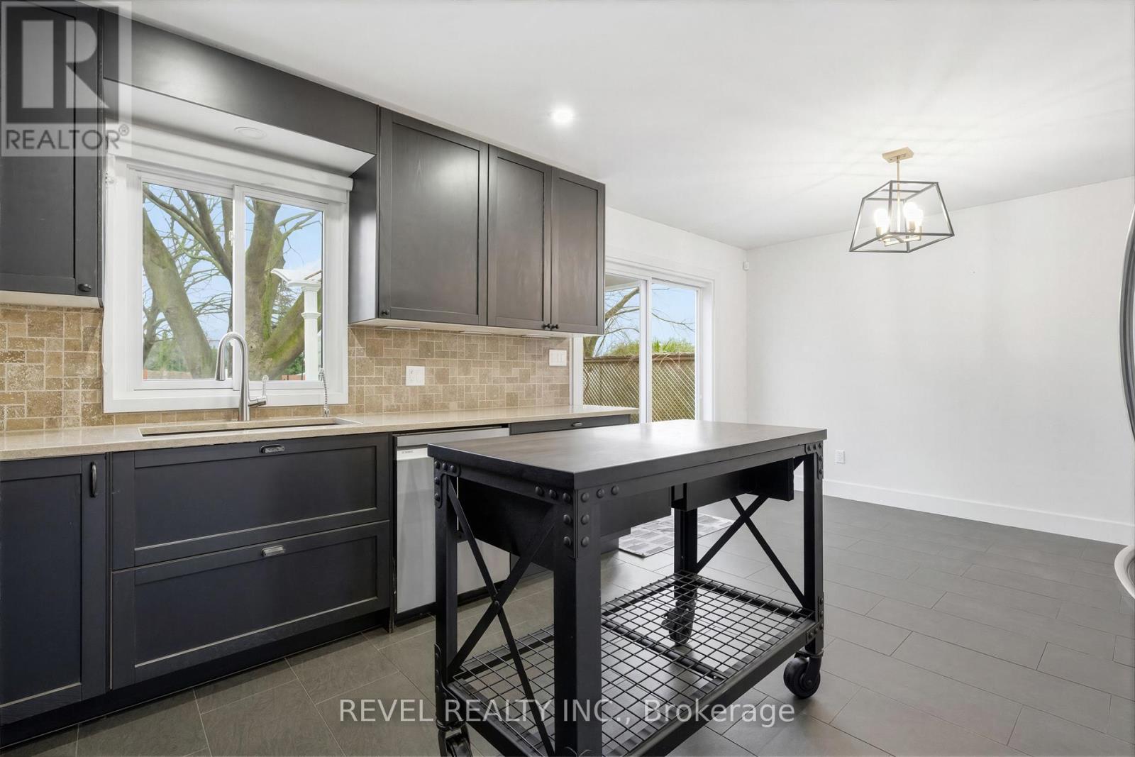 92 Water Street, Woolwich, Ontario  N0B 2N0 - Photo 9 - X13020364