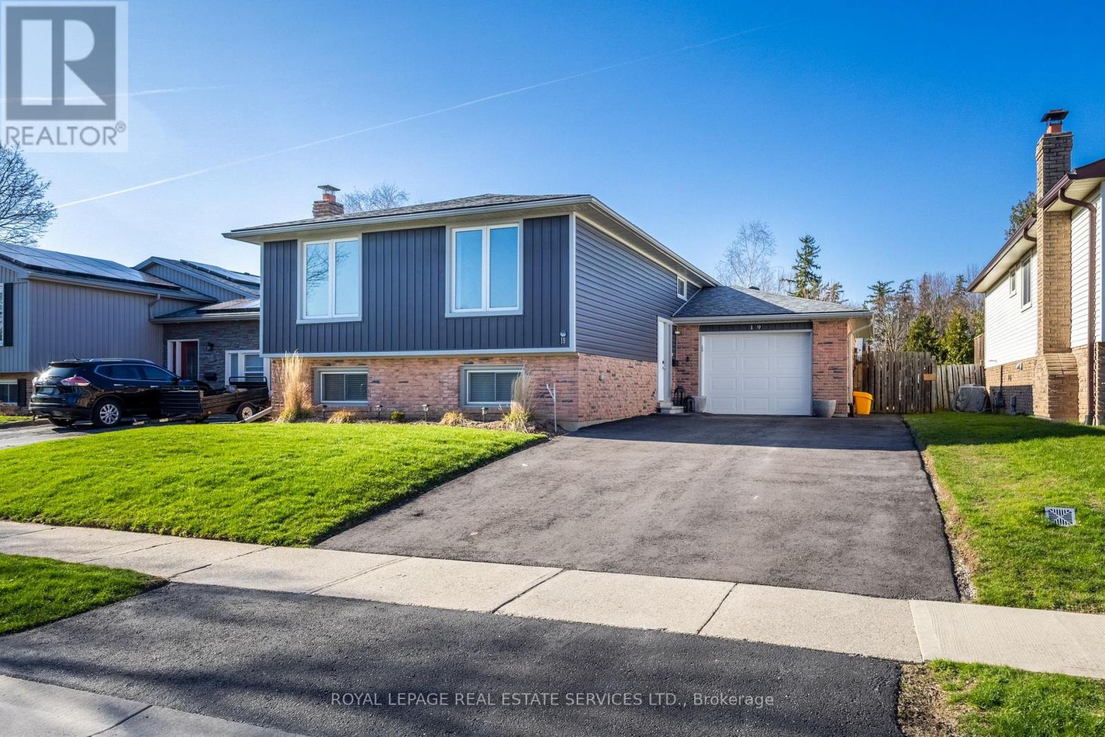 19 Southglen Road, Brant, Ontario  N3R 6Z8 - Photo 3 - X12833422