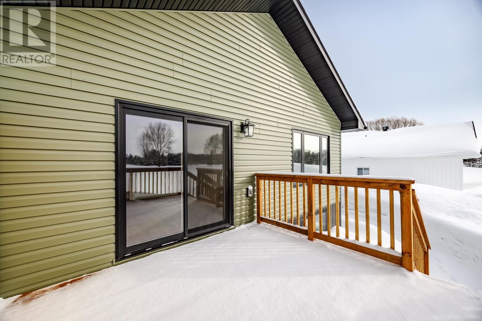 255 East Balfour St, Sault Ste. Marie, Ontario  P6C 1W9 - Photo 41 - SM253420