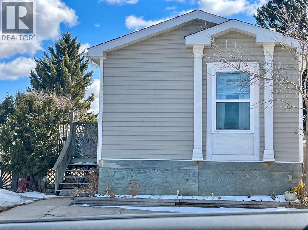 1549 15 Streetcrescent, Wainwright, Alberta  T9W 1K8 - Photo 2 - A2250603