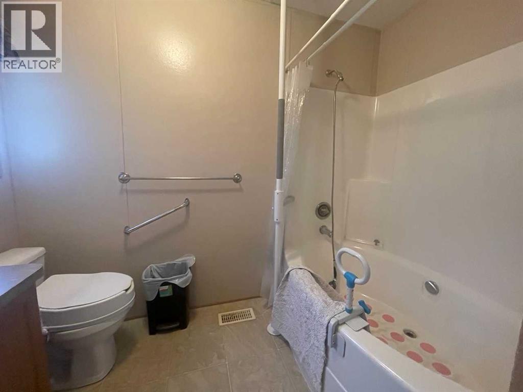 1549 15 Streetcrescent, Wainwright, Alberta  T9W 1K8 - Photo 9 - A2250603