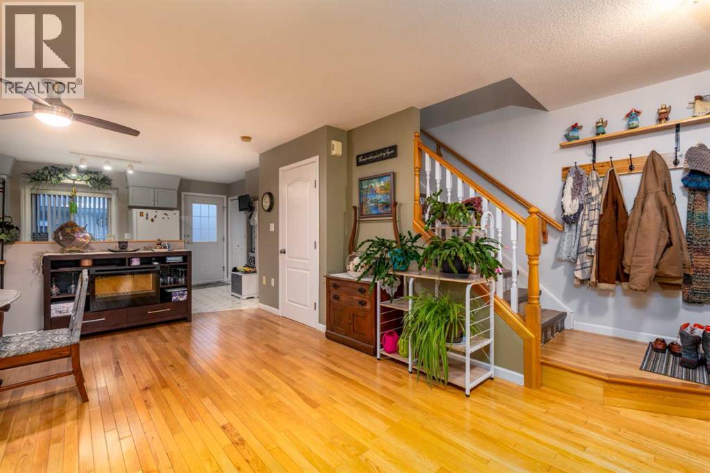 5018 46 Street, Lloydminster, Alberta  T9V 0C5 - Photo 2 - A2281079